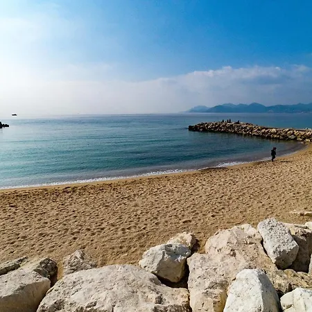 3 Pieces- Vieux Port- Terrasse - Parking Possible * Cannes