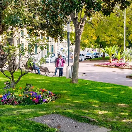 3 Pieces- Vieux Port- Terrasse - Parking Possible * Cannes