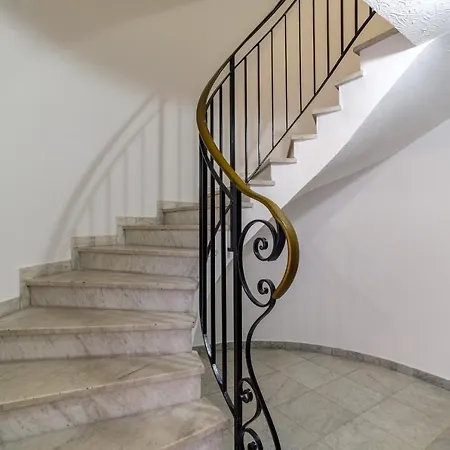 3 Pieces- Vieux Port- Terrasse - Parking Possible Daire *