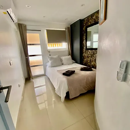 3 Pieces- Vieux Port- Terrasse - Parking Possible Daire Cannes