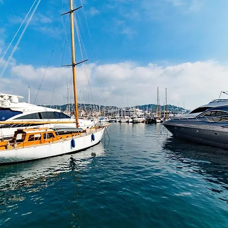 3 Pieces- Vieux Port- Terrasse - Parking Possible Канны