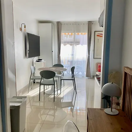 Апартаменты 3 Pieces- Vieux Port- Terrasse - Parking Possible Канны