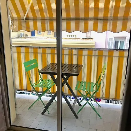 3 Pieces- Vieux Port- Terrasse - Parking Possible Апартаменты Канны